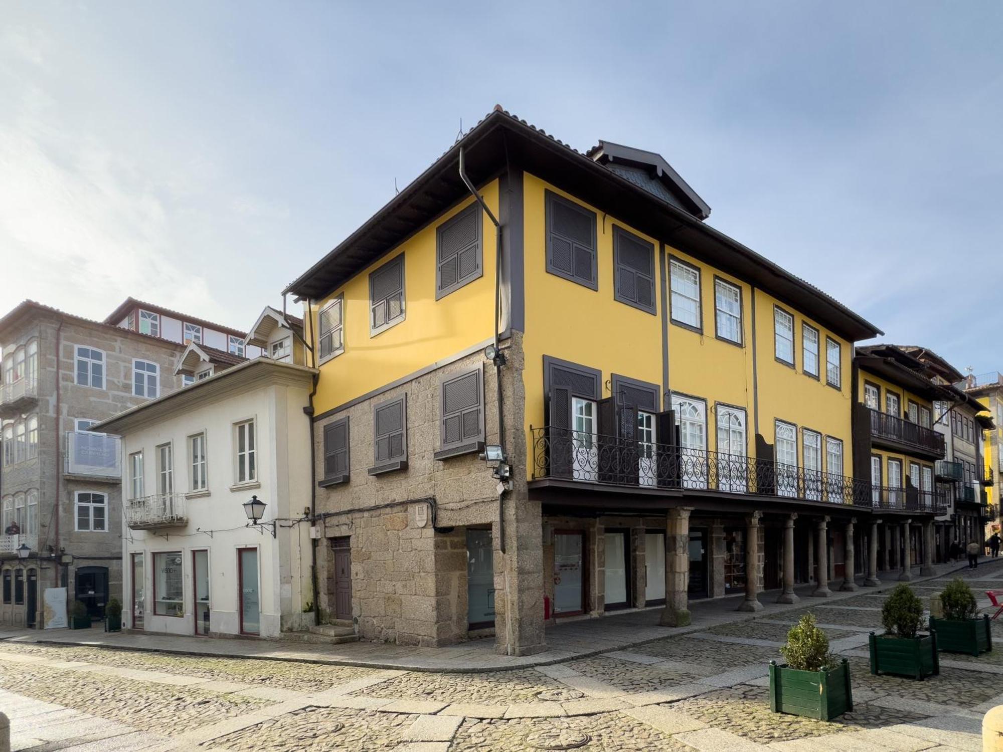 Aparthotel Largo Da Oliveira Guimarães Kültér fotó